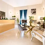 Madame Sofia Exclusive Collection Spanish Steps - Apartment-suites *
